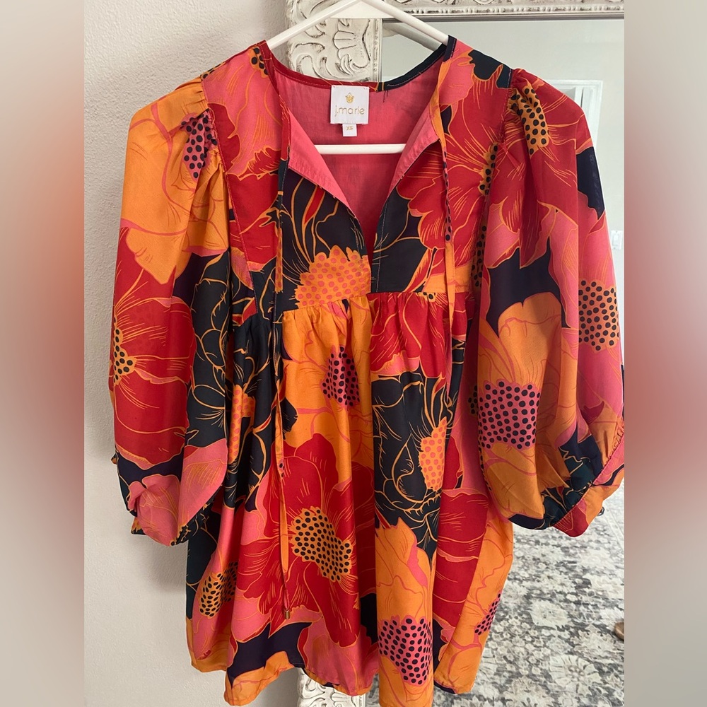 NWOT J. Marie Tunic Top